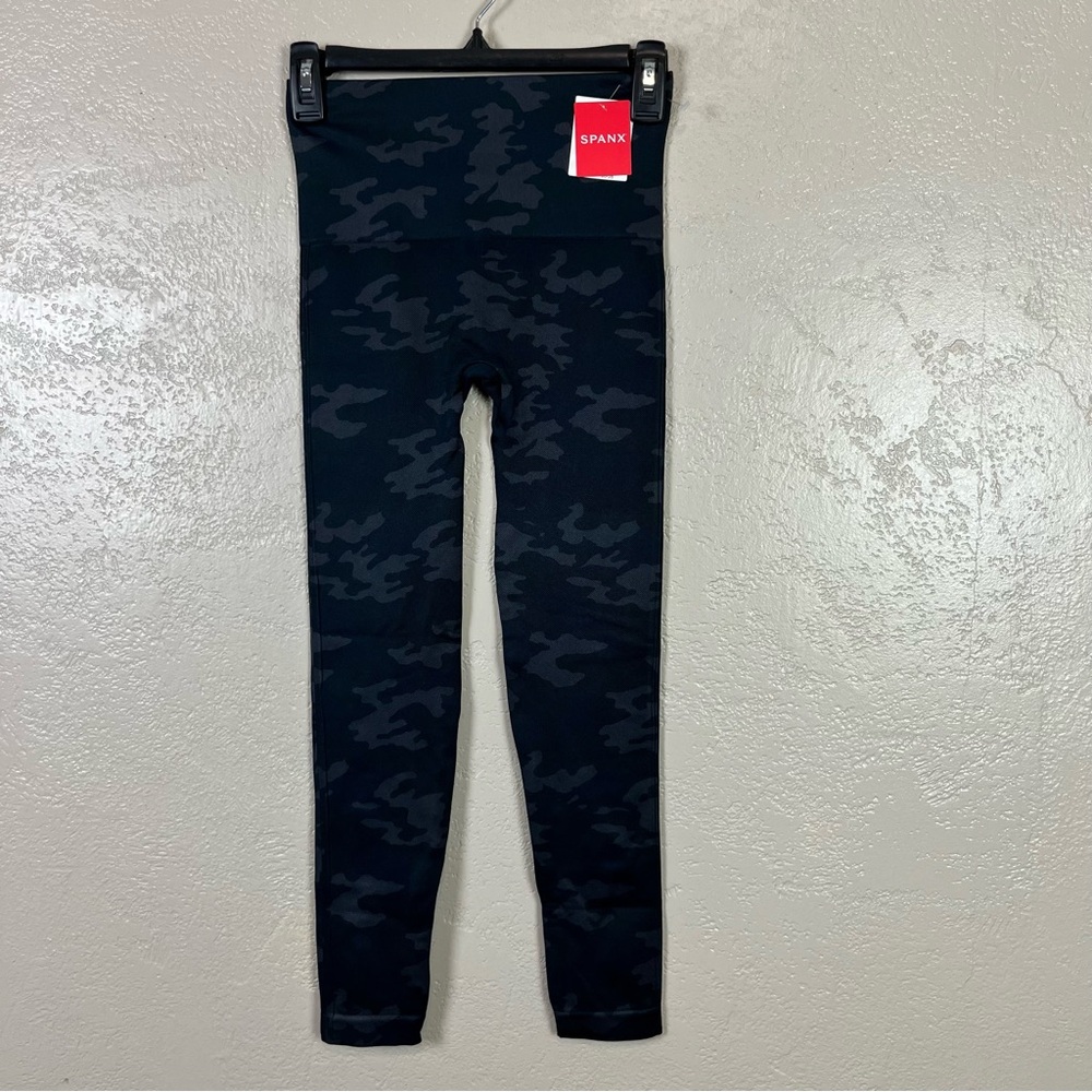 Spanx Women's Size Medium Look At Me Now‎ Leggings Black Camo NEW
